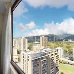 Spacious Waikiki Banyan Condo With Ample Sleeping, Walk To Beach, Great Views And Free Parking