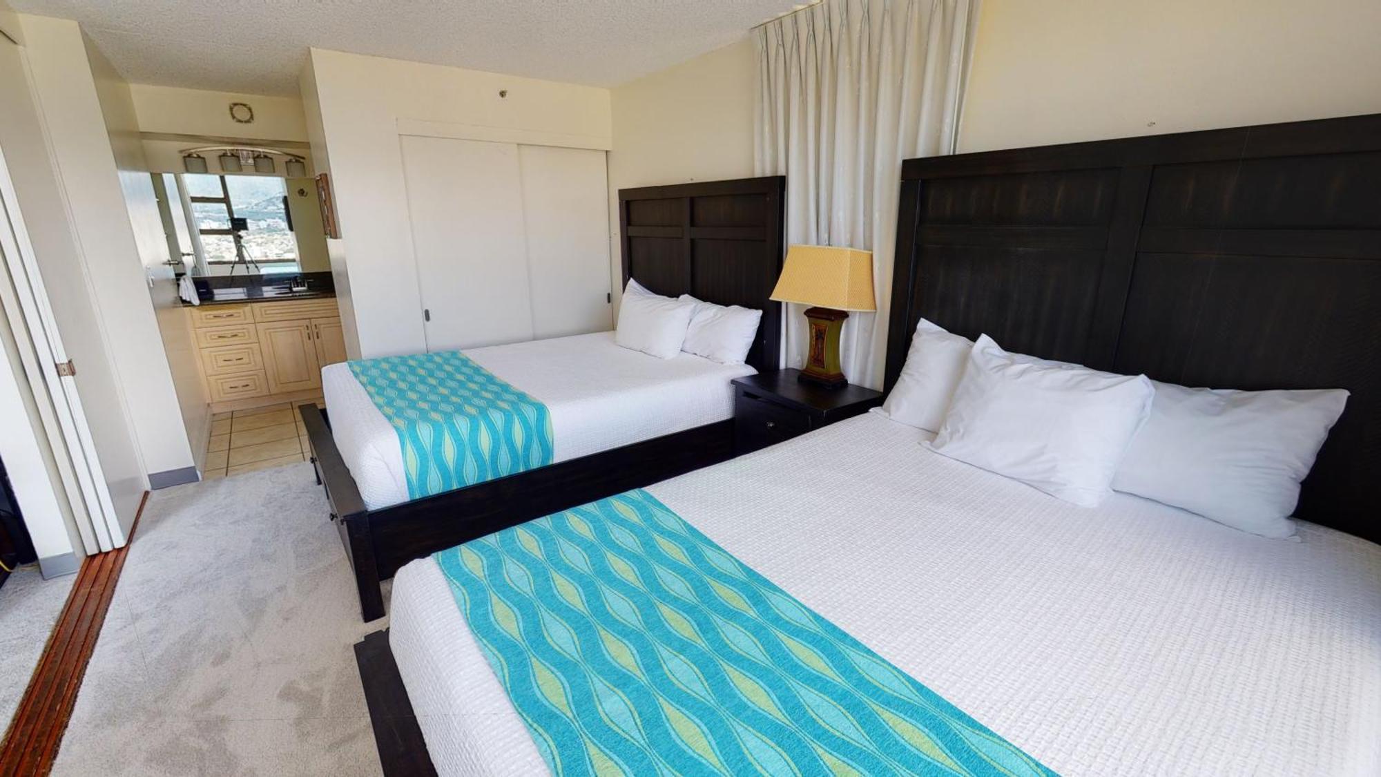 Apartment Spacious Waikiki Banyan With Ample Sleeping, Walk To Beach, Great Views And Free Parking Honolulu