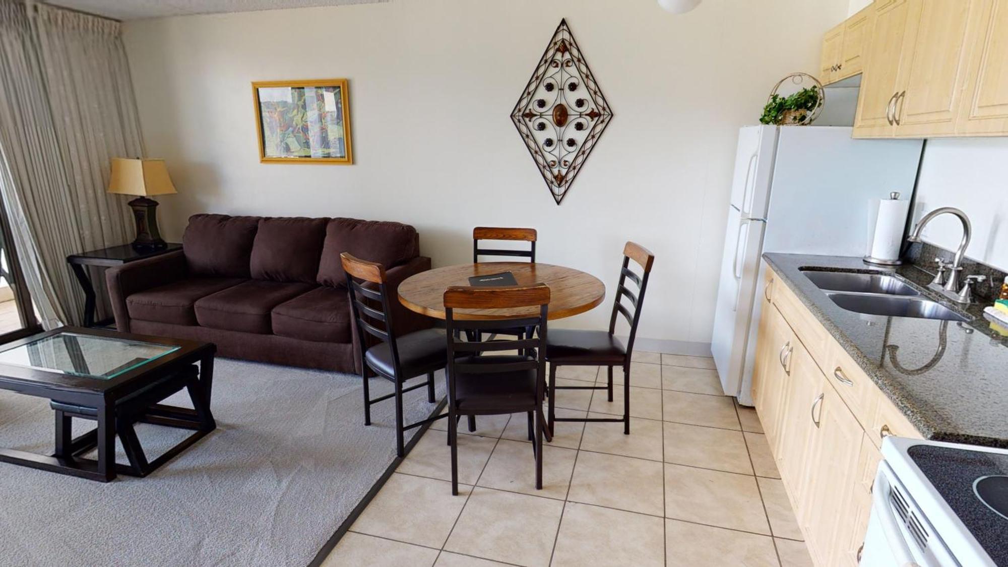 Apartment Spacious Waikiki Banyan With Ample Sleeping, Walk To Beach, Great Views And Free Parking Honolulu